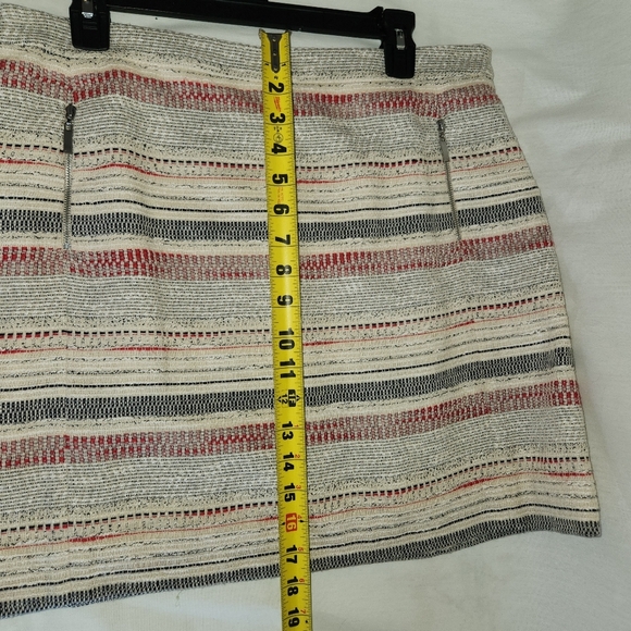 Tahari Arthur S Levine Striped Knit Skirt in Red and Gray Size 14P - Picture 3 of 10